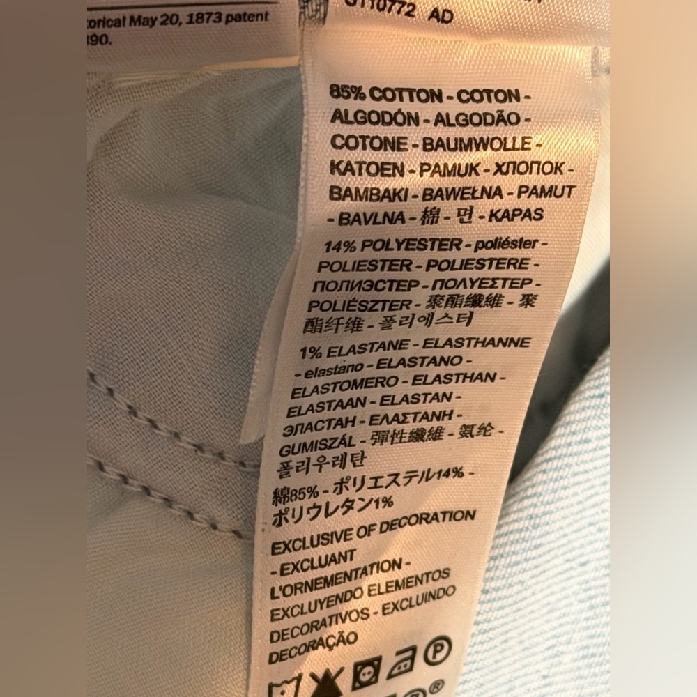 Levi's Light Blue Denim High-Waisted Mom Jeans 27 x 27. NWT - Picture 12 of 12